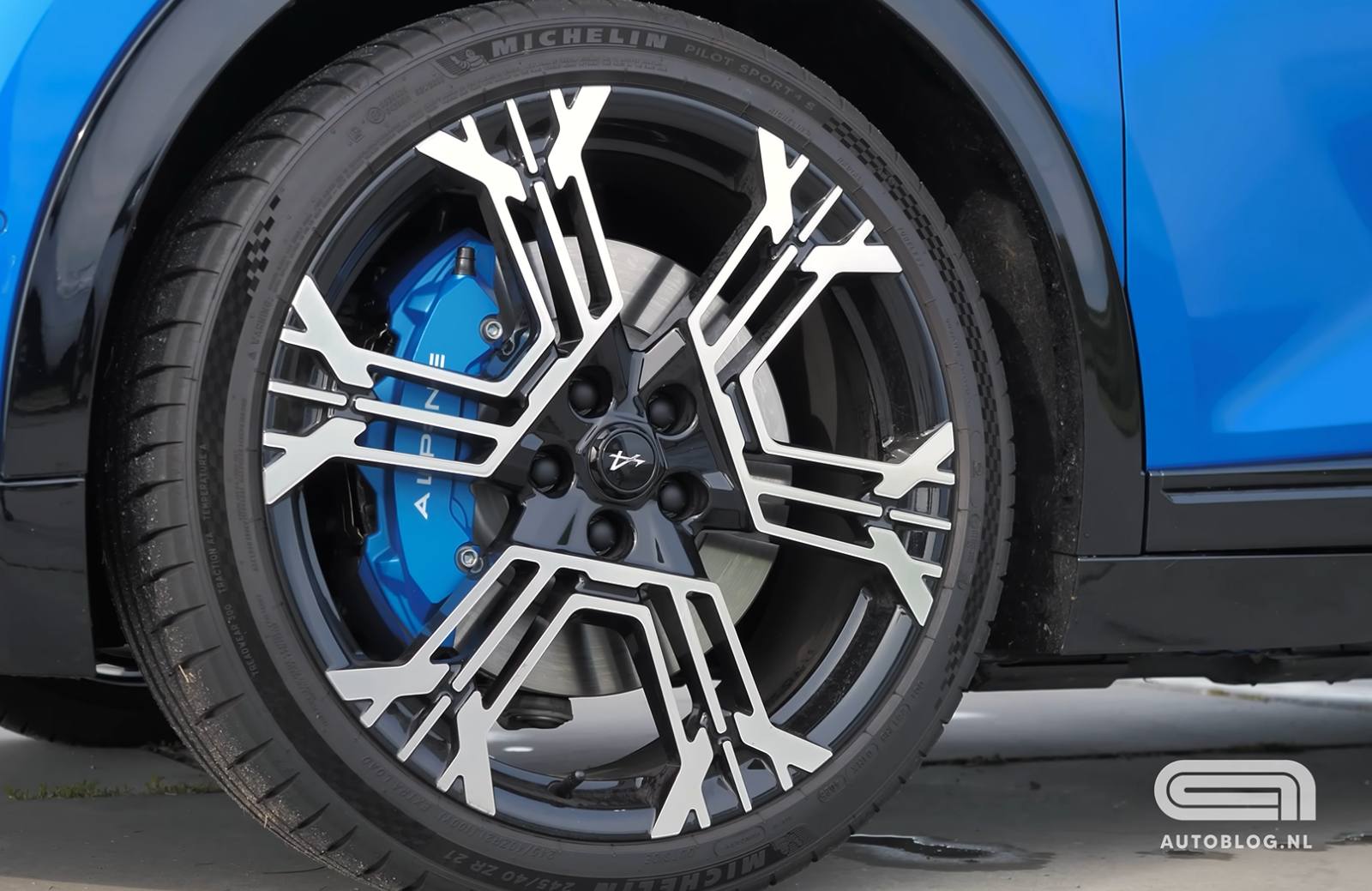 Alpine A390 wiel